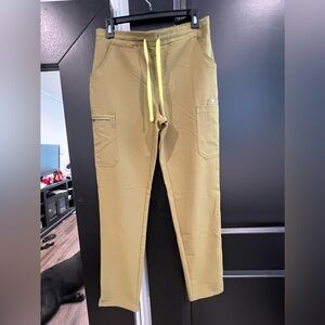 Figs Set Martini Olive Rafaela XS and Yola Tall S